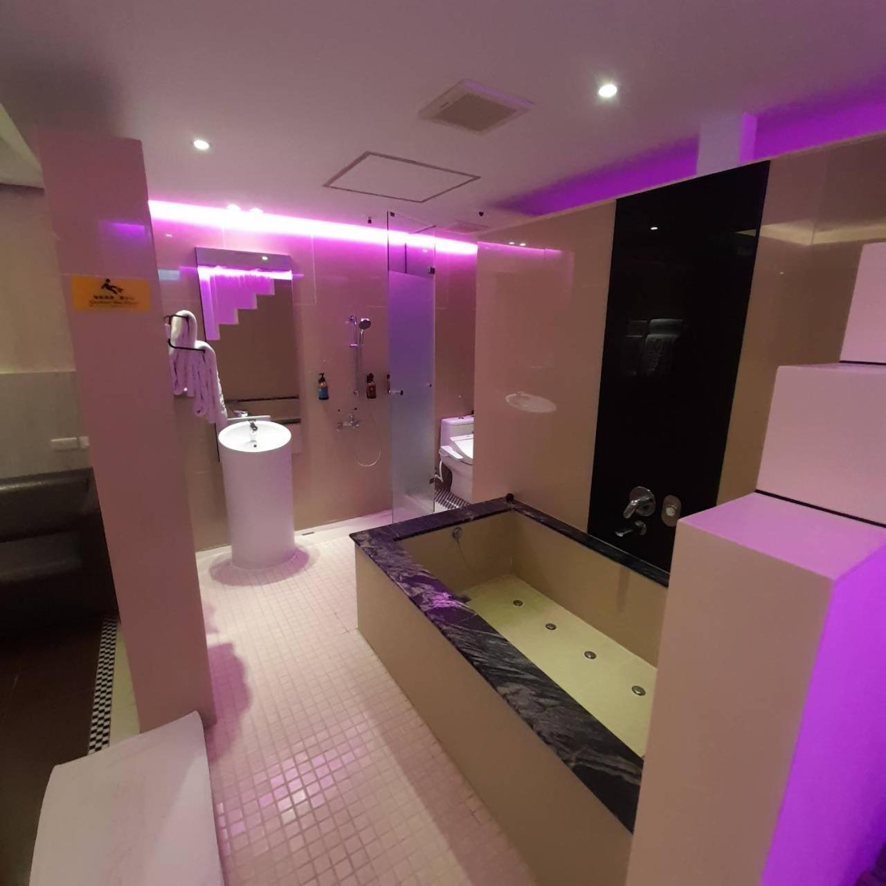 King Motel王者 桃園市旅館177號 Eksteriør billede