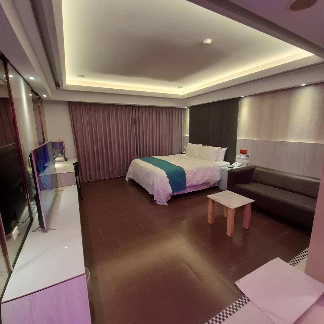 King Motel王者 桃園市旅館177號 Eksteriør billede